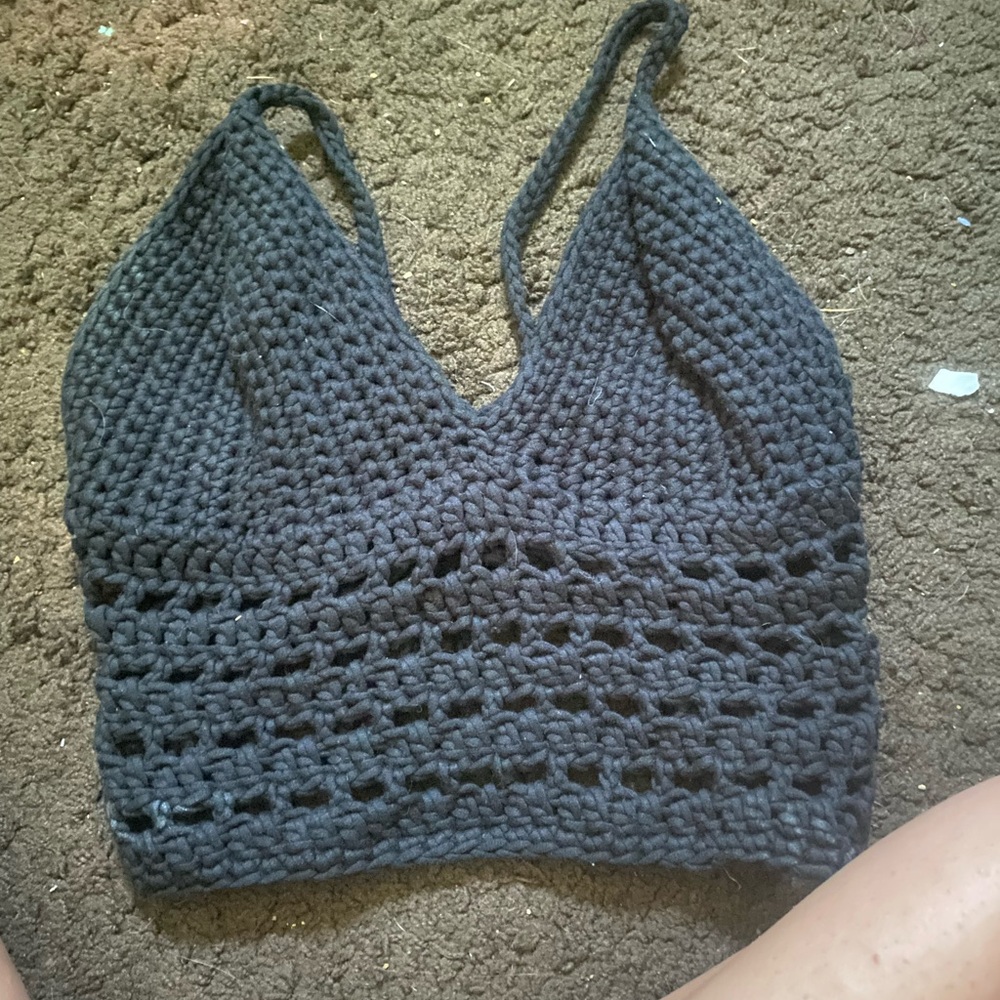 Black backless crochet top, probably fits sizes s-xl never worn